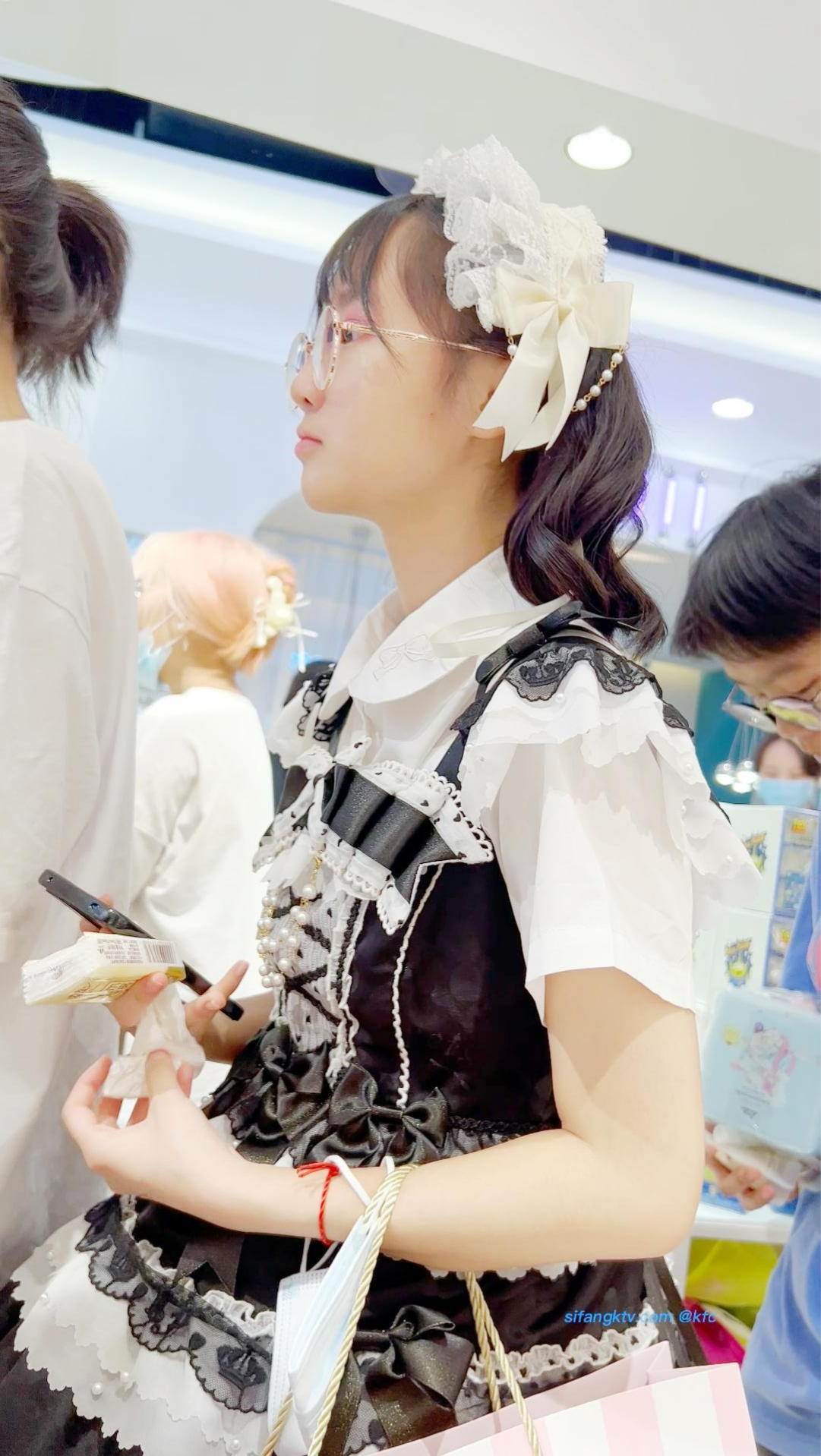 [另类视角]洛丽塔眼镜反差婊[16P]