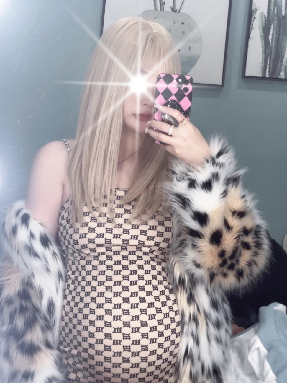 怀胎八个月孕妇与别人的聊天记录,老公秒变大草原