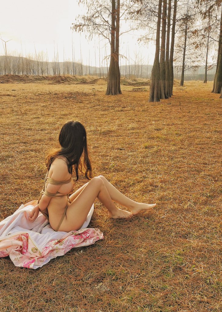 对误入风尘女孩的人格摧残，口重，不喜误入[39P]