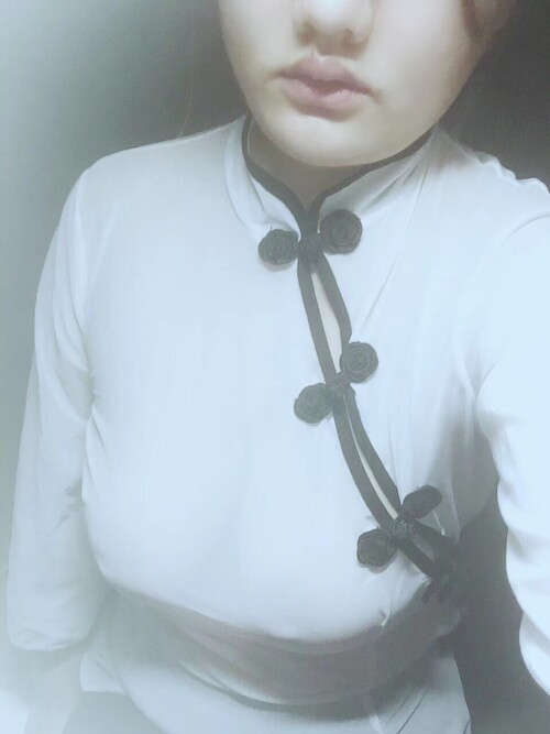 丰乳肥臀的娇小人妻 兔女郎及民国情趣