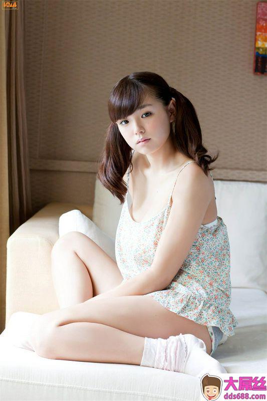 童颜巨乳筱崎爱