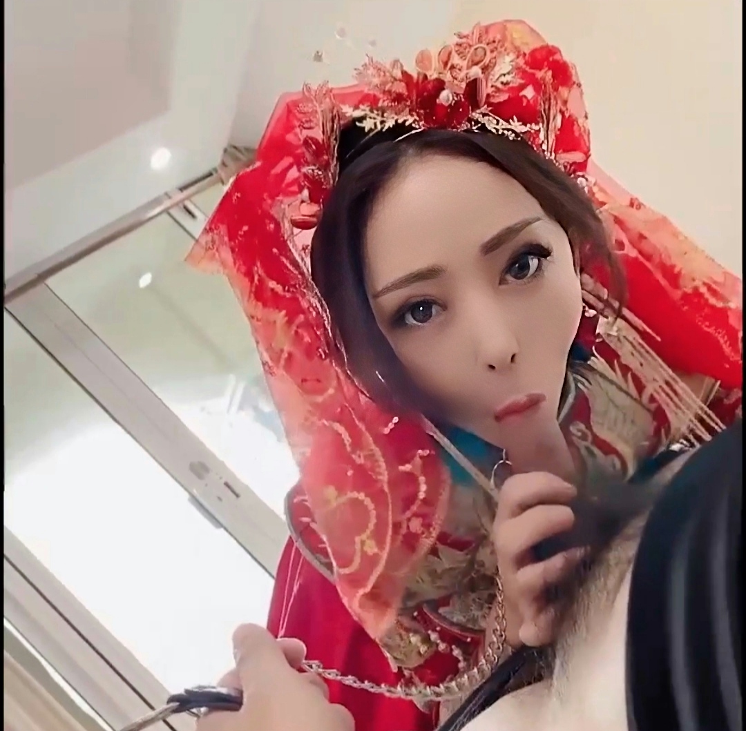 还未到结婚年龄的肥臀婊扮华丽新娘母狗[28P]