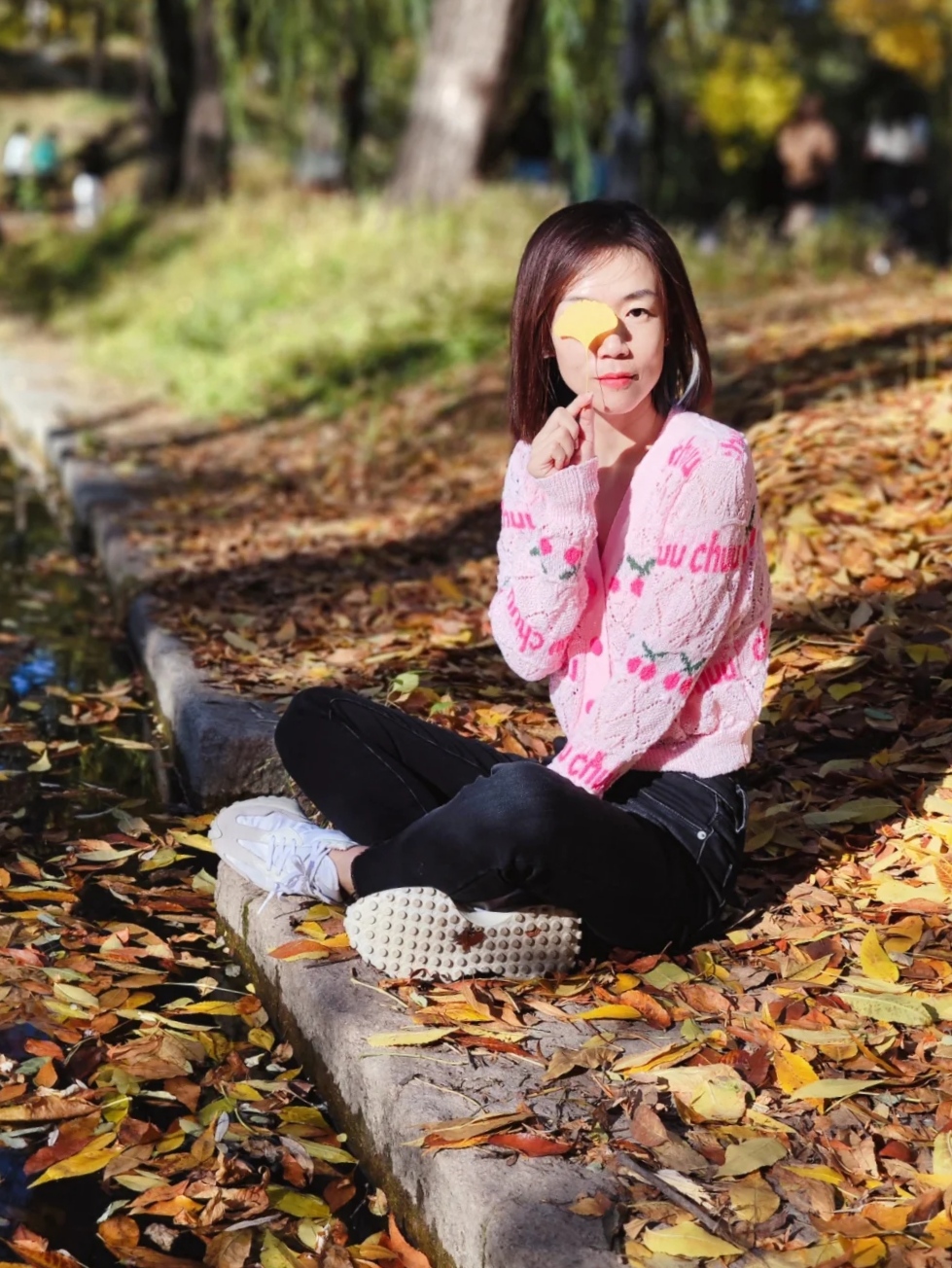 纹身少妇的泳装展示[33P]