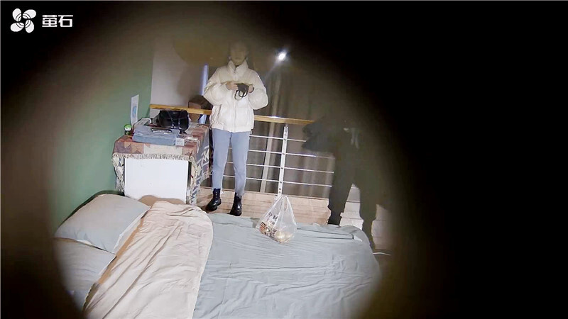 小伙带着模特级别的大长腿女友各种姿势啪啪啪