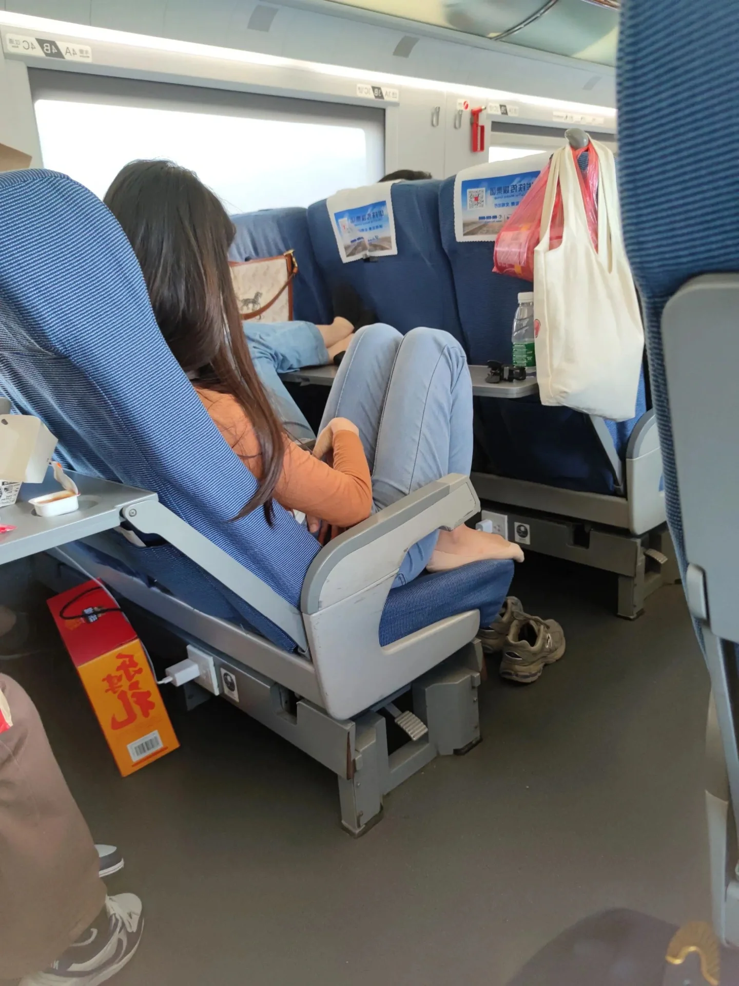 没有边界感的漂亮脚丫子