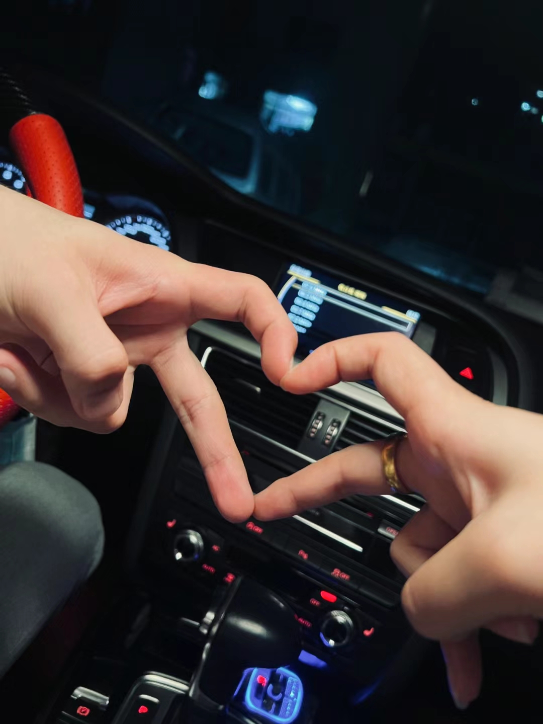 关键词 邻居 学长 好感 帮助 喝酒 送回 洗澡 交往 半推半就 开发 结束