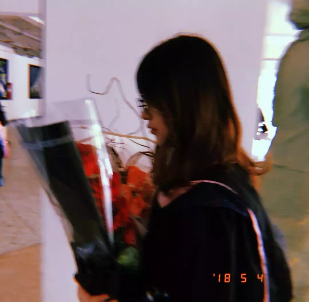 相伴十年的女孩今日却不得相见[16P]