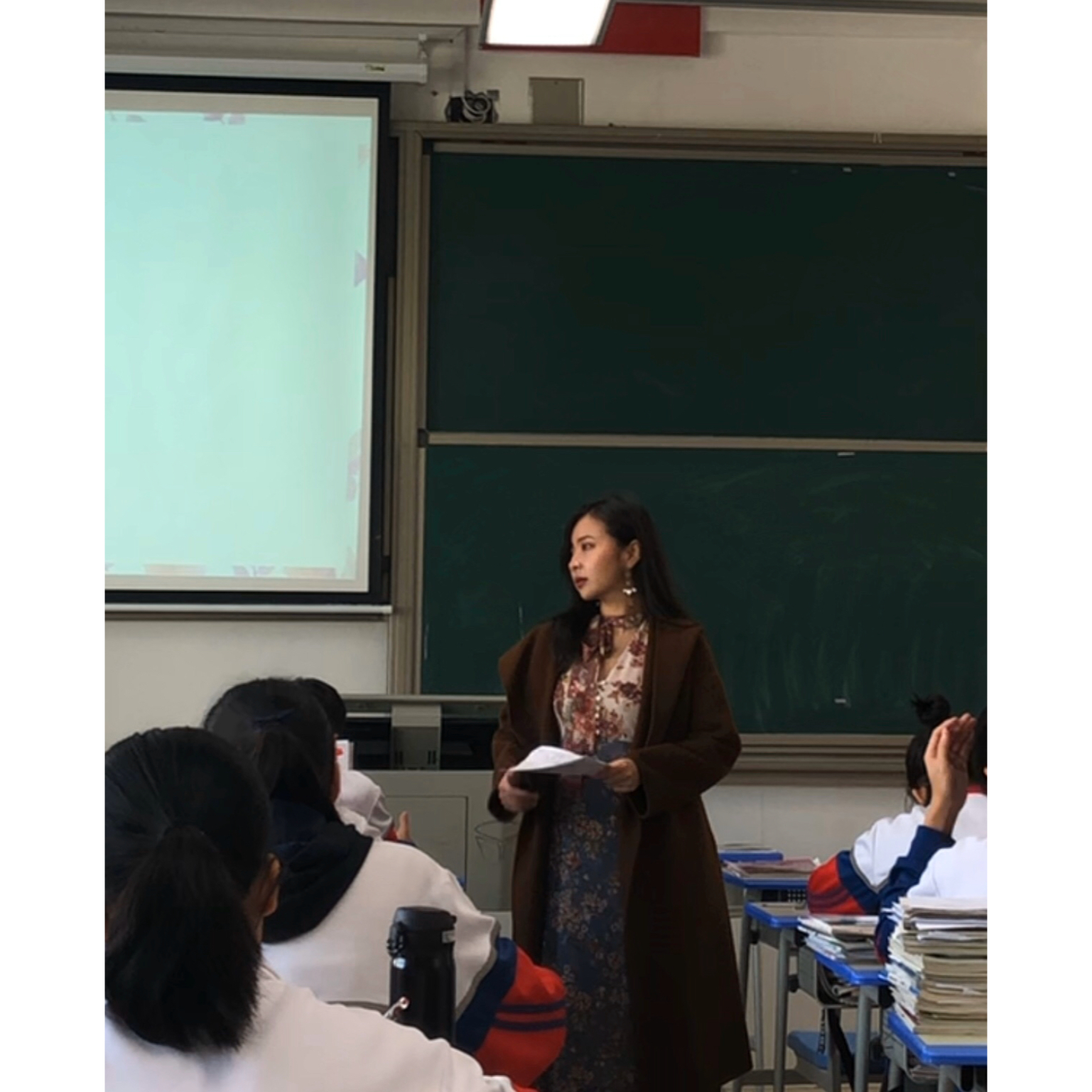 江苏32岁英语女老师畸恋15岁男学生[11P]