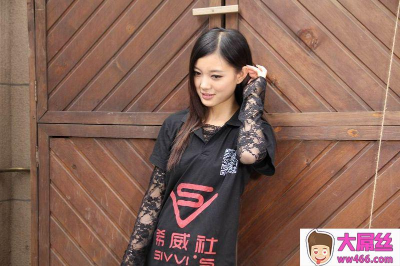 超美国模神似Angelababy的大眼超美国模林子颜终于全裸了