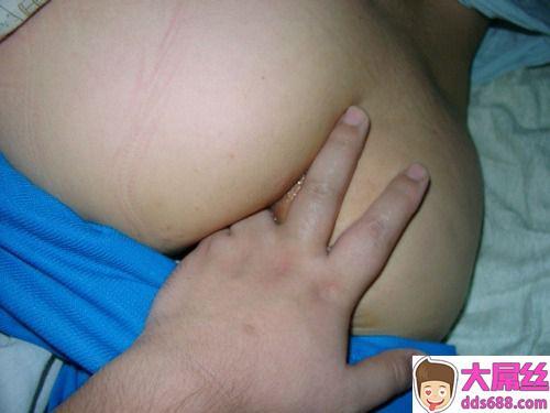 女朋友的对雪白的美乳