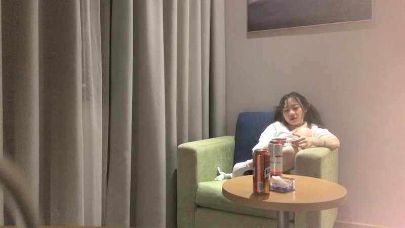 双马尾学生妹，青涩乖巧被忽悠脱光了，极品美乳暧昧调情牛逼了！