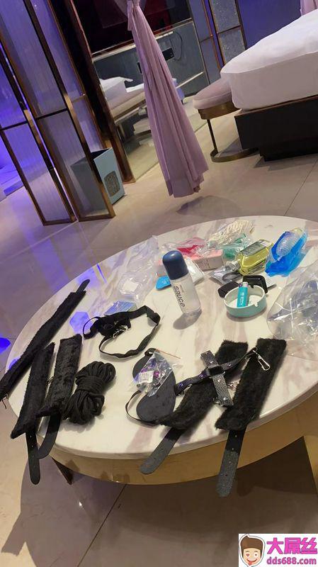 肉肉的妹子黑的有些过头,抠逼高潮到妹子肾虚