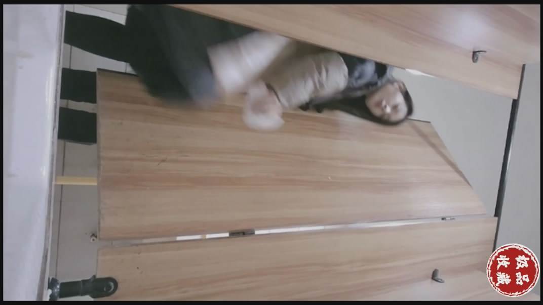 2024一月最新流出厕拍极品收藏全新镜头升级商场后拍无比清秀的极品美女