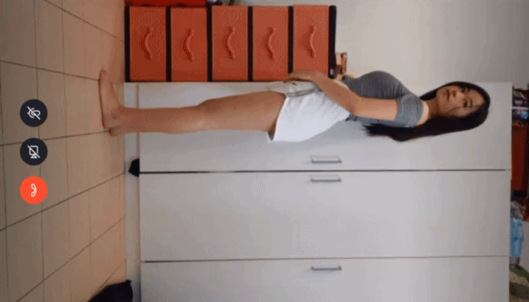 冒充假经纪人忽悠漂亮小美女各种姿势露出漂亮的裸体