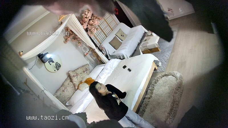 校园系列和蜜桃臀女友开钟点房亲吻做爱恋爱的感觉先打飞机生怕早泄干得女友很满意