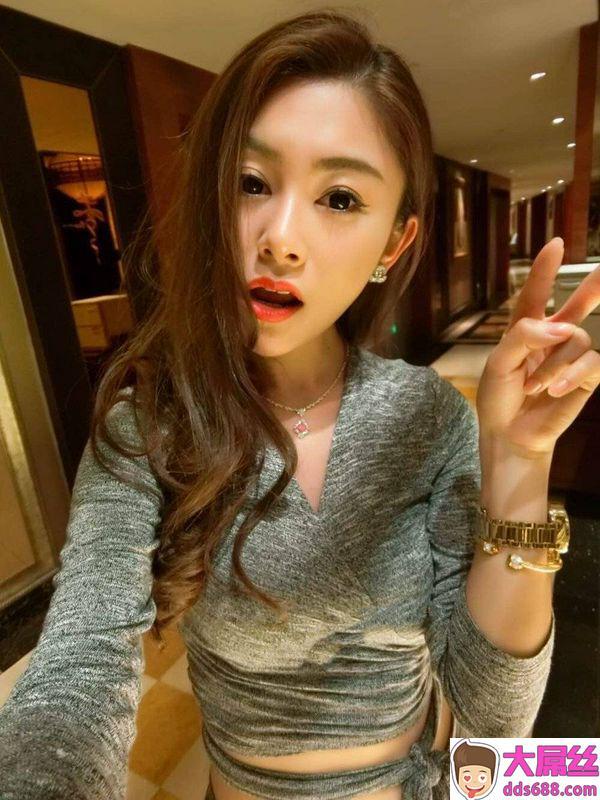 人前pk人后,穿衣后和穿衣前