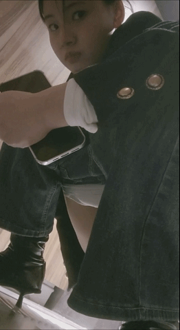 舞蹈教室极品身材嫩妹