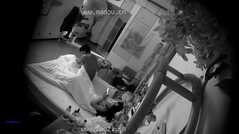 【酒店偷拍】美女遇渣男操爽了直接内射女的出钱买紧急避孕药，最牛逼的是直接全裸拿外卖，精彩佳作