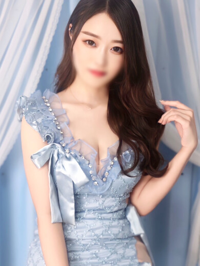 超柔软胸部，吃鸡胸推~精湛口活~深喉口爆掠夺精液，日本浴场玩到嗨!