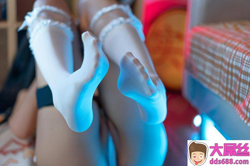 不知道是游戏好玩,还是这个妹子好玩