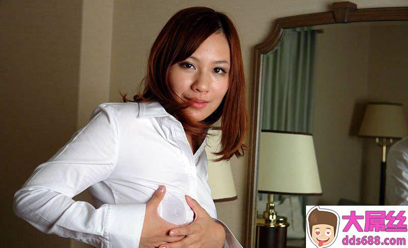 欲望的肥穴，毛多穴水插进去肯定很柔软滋润