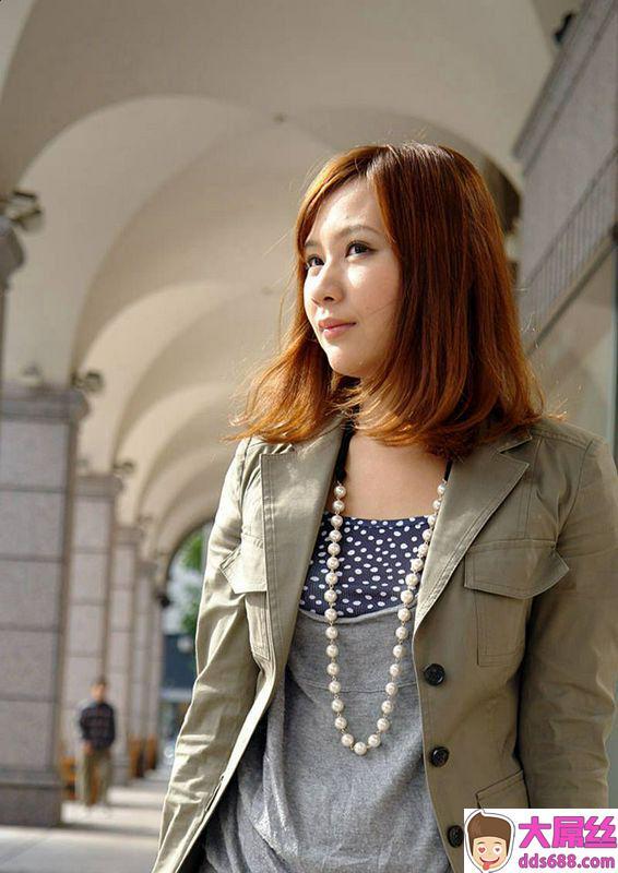 欲望的肥穴，毛多穴水插进去肯定很柔软滋润