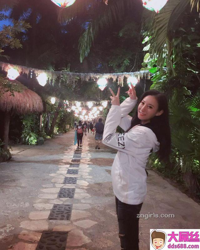 美腿界的天菜!留外高学历正妹看不腻!曲线太喷火!