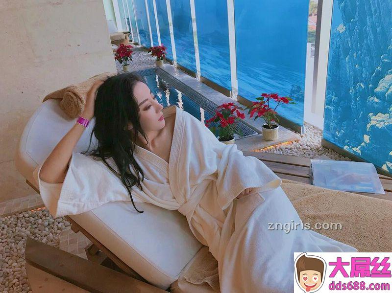 美腿界的天菜!留外高学历正妹看不腻!曲线太喷火!