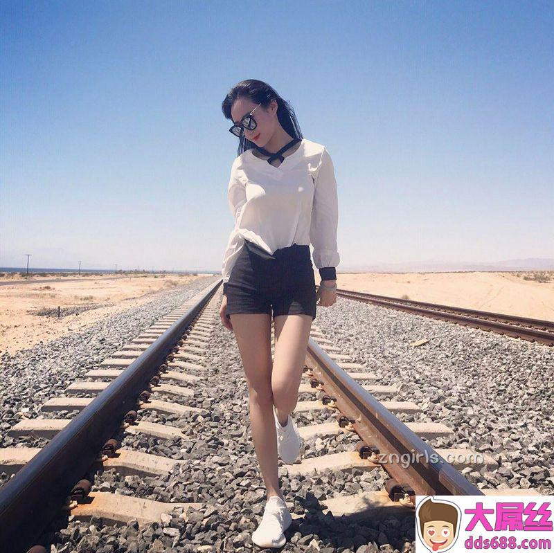 美腿界的天菜!留外高学历正妹看不腻!曲线太喷火!