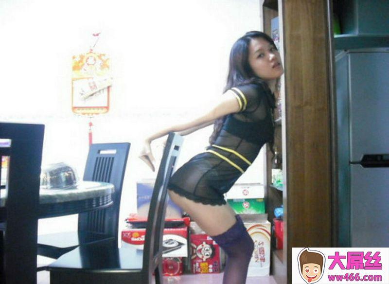 露脸骚货，她没有别的爱好，就是喜欢吃鸡挨操