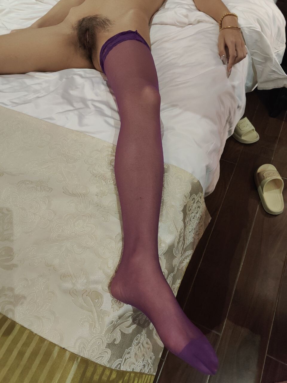 玉体横陈正当时，可远观亦可亵玩