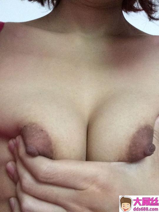 玩了两年的情妇提分手~把自拍照投稿发洩!