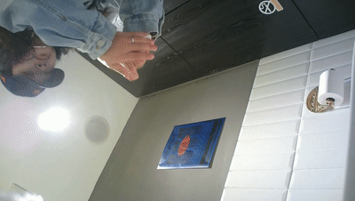 商场女厕全景偷拍多位不敢坐蹲着尿的少妇