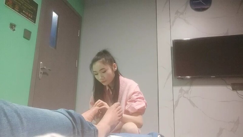 这个月收获不菲有好几个漂亮的小少妇,成功操到,玩的就是花,强烈推荐