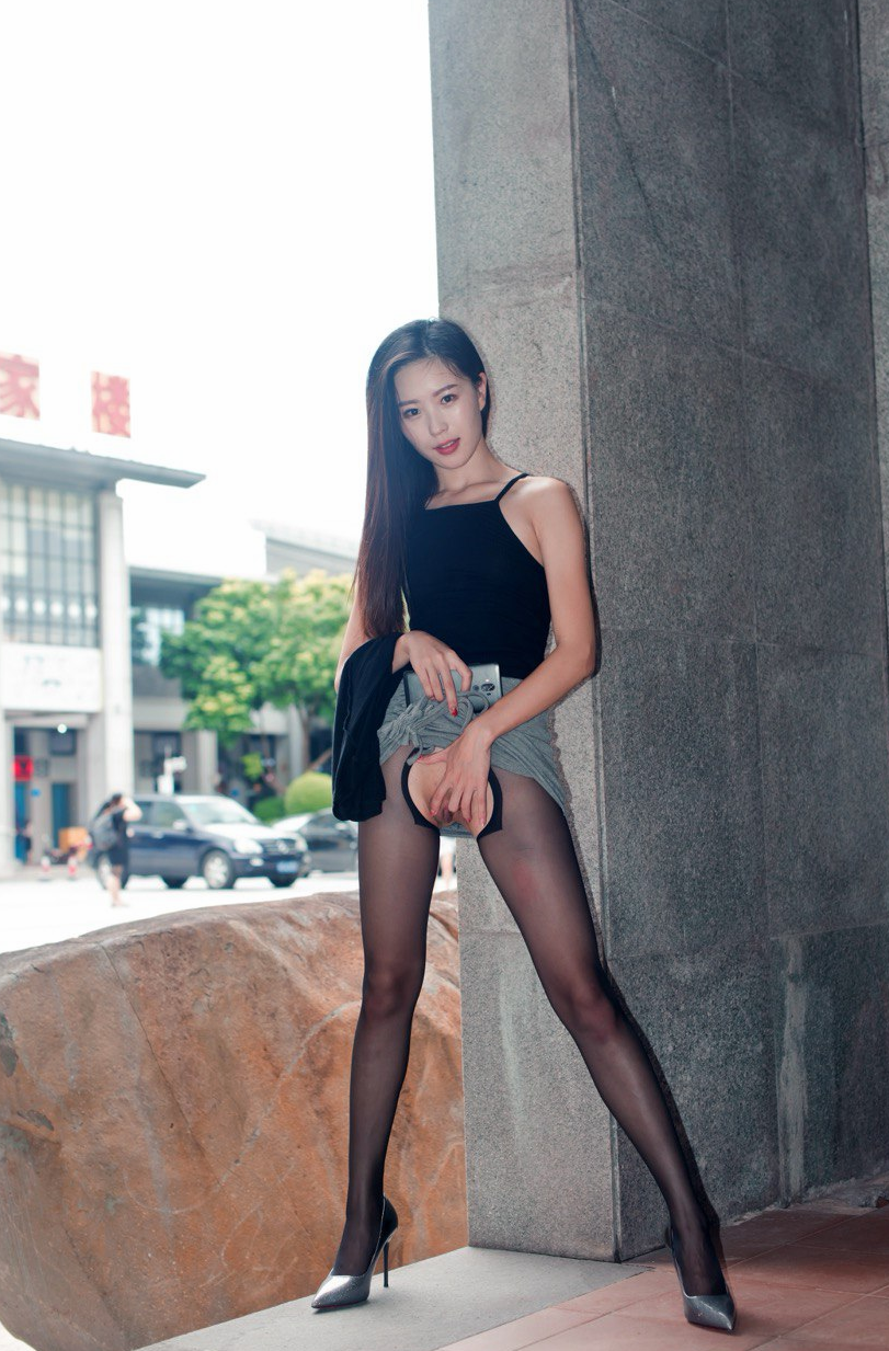 我们只能是朋友 我跟她 告白了