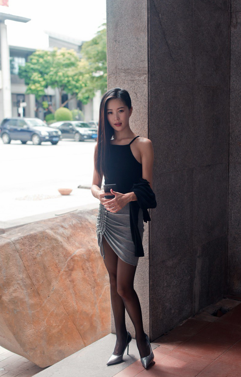 我们只能是朋友 我跟她 告白了