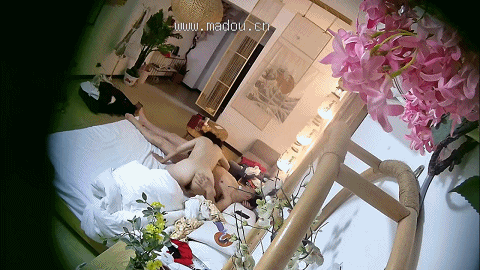 大学城附近酒店偷拍准备返校的学生情侣开房啪啪学妹媚眼如丝欲求不满男友折磨一小时