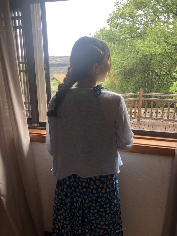 人妻邵可被绿帽丈夫出卖私密大尺度床照流出这个真的是太骚了，超清大图完美记录性福人生