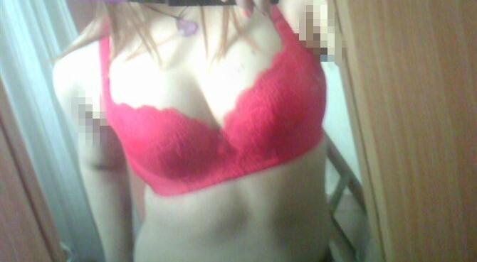 曾经那个海誓山盟、彻夜缠绵的女孩，是烟消云淡埋在记忆深处，还是终成眷属依然干到深处？