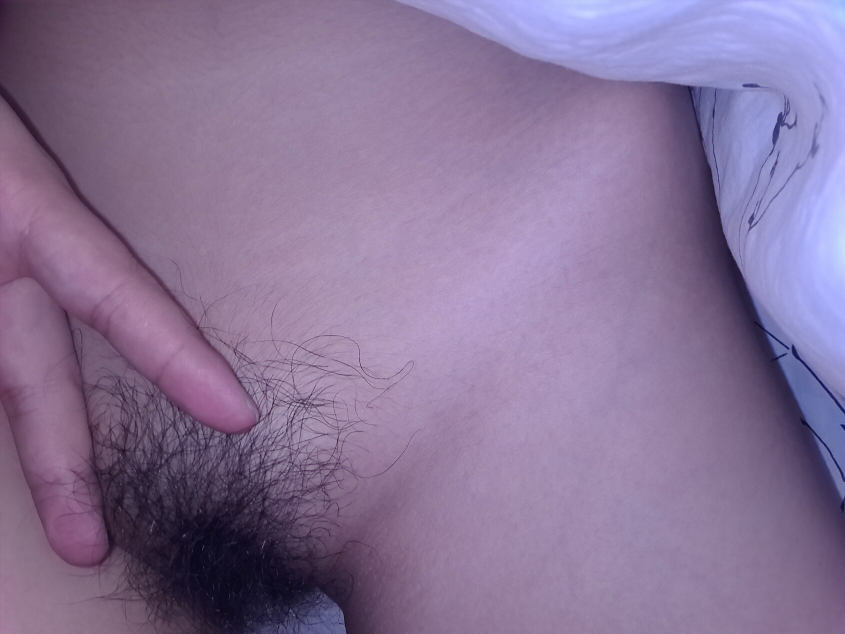 曾经那个海誓山盟、彻夜缠绵的女孩，是烟消云淡埋在记忆深处，还是终成眷属依然干到深处？