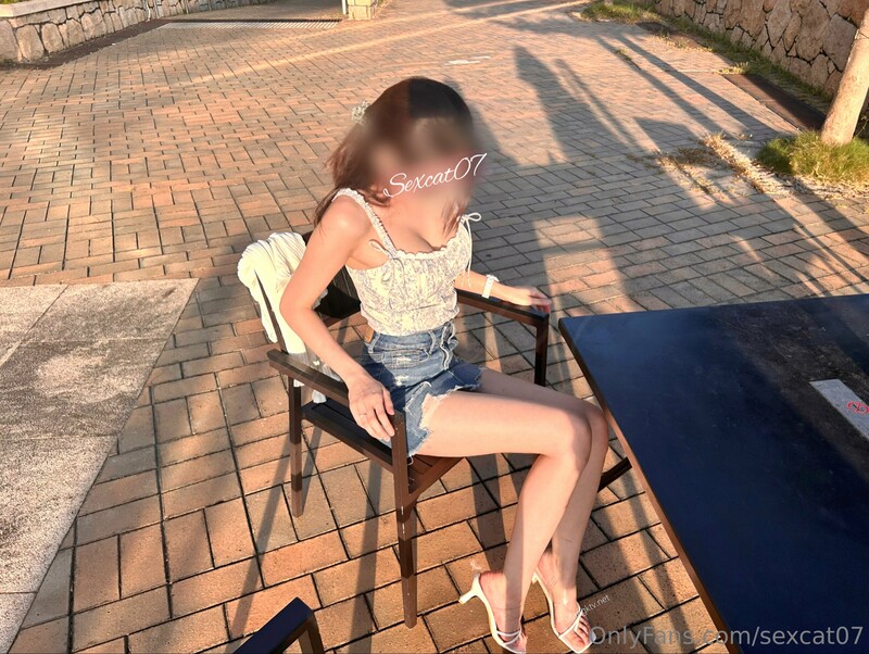 真实按摩店色诱男技师，醉酒和陌生人做爱，约单男3P