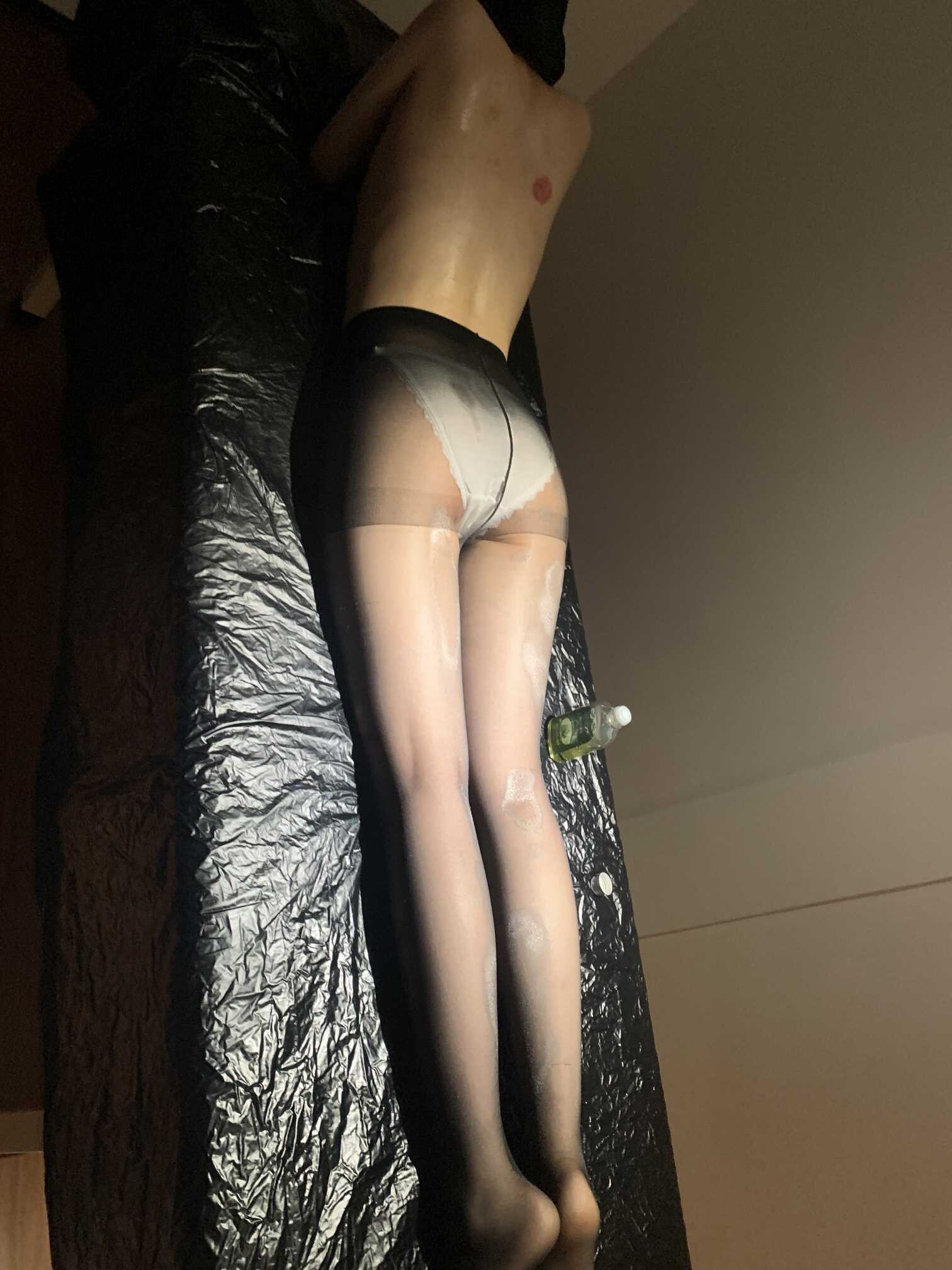 淫妻绿帽协助案例，成功拿下哈萨克族女神的极致美腿，杭州区051