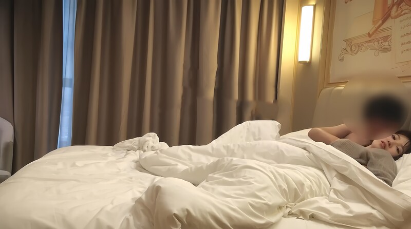 清纯反差女神像个邻家女孩一样，完美露脸露穴，胸部又白又大又嫩，完美女友型