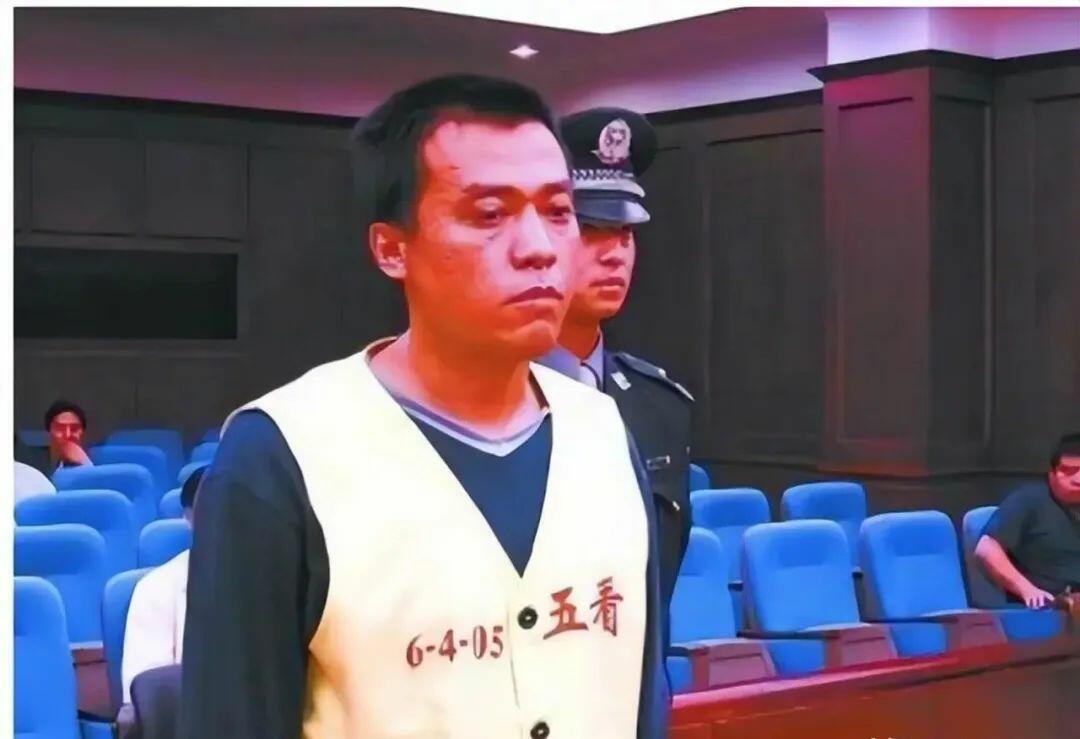 “好色省长”喜欢上半老徐娘游船老板娘，出钱任其挥霍，让妻子认她做妹妹