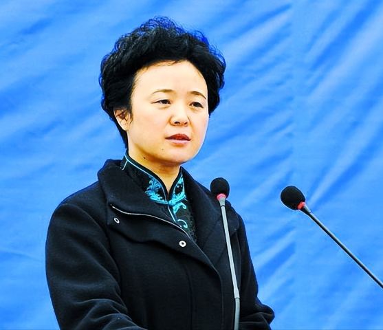 女教师和省长暧昧20年，“睡”成市委书记！被捕后两人联手翻供