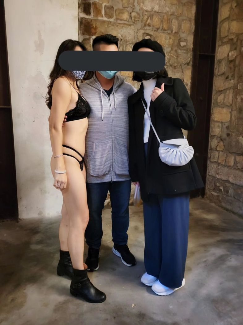 大街上露出 玩的就是刺激啊