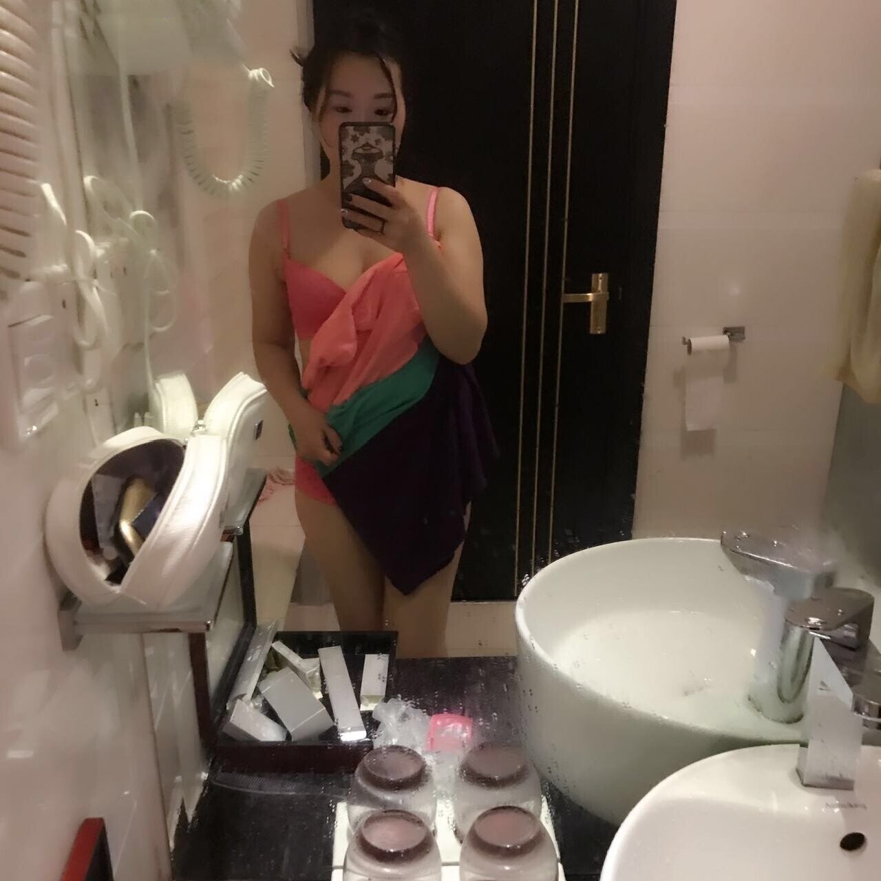 一个漂亮少妇请鉴赏