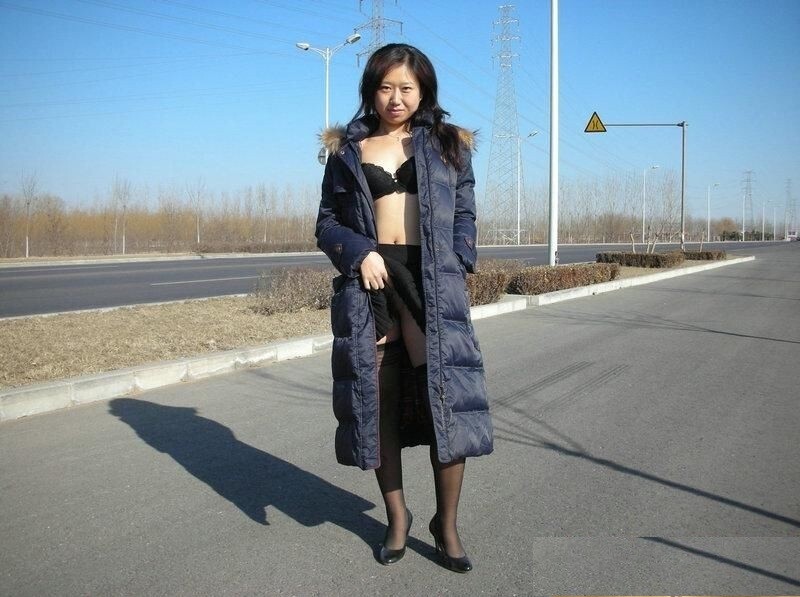 东北骚妇，户外露出回归自然