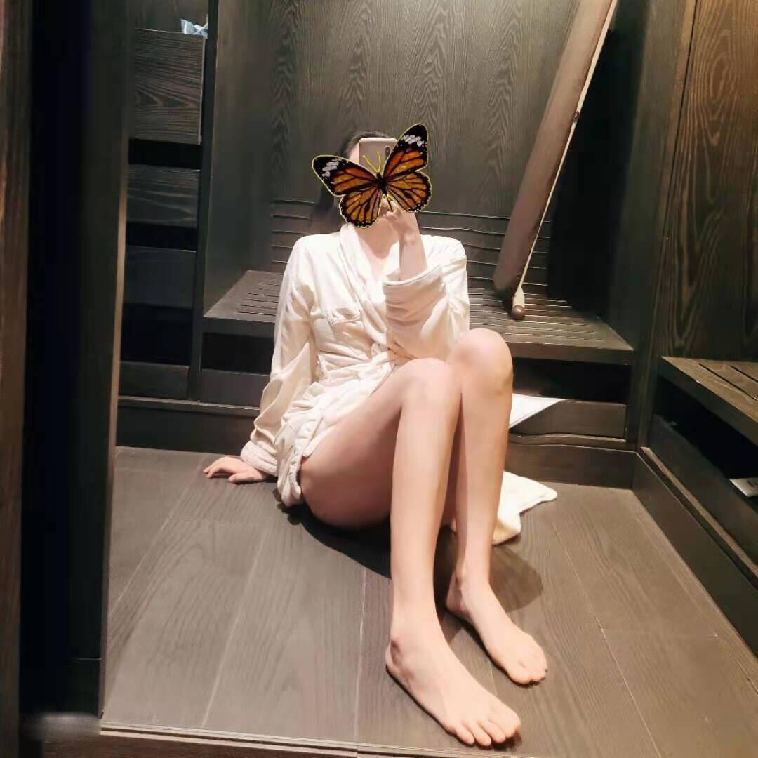 粉嫩尤物不信你不硬