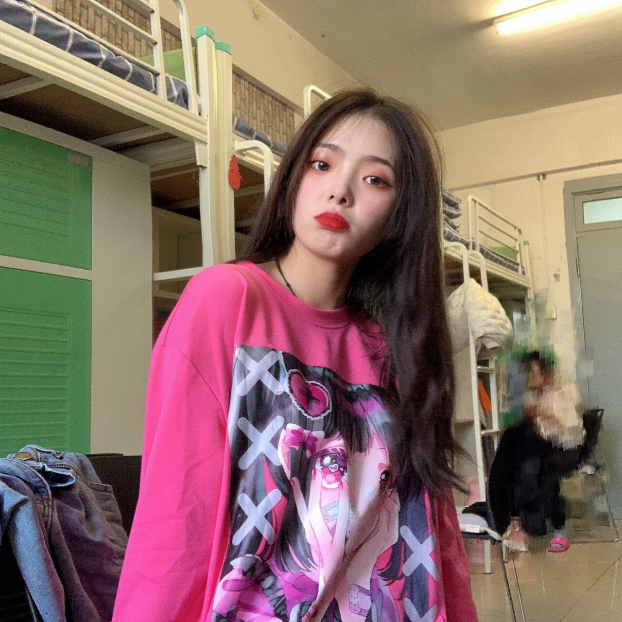 可是，她还是个学生啊！